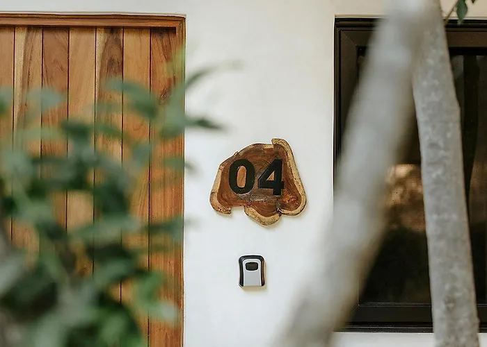 Stylish 3bd3ba In Tulum's Neighborhood